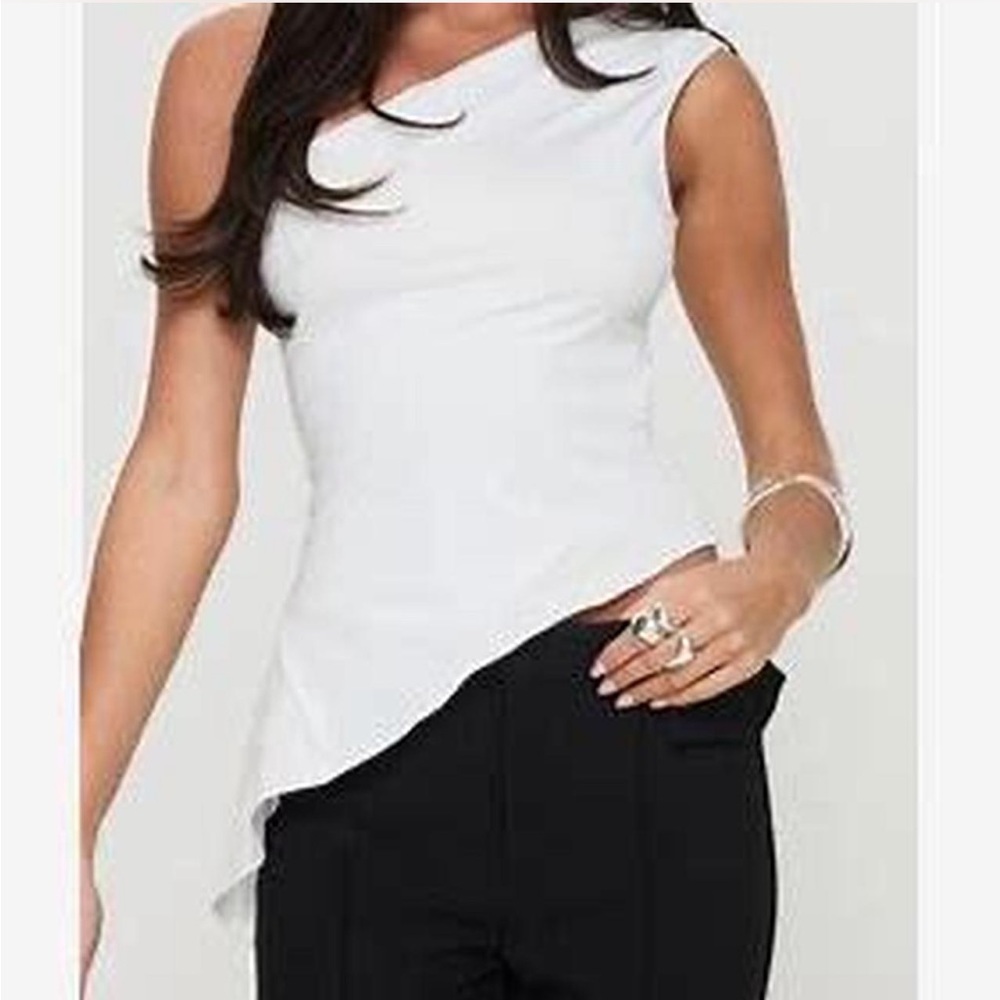 One shoulder top